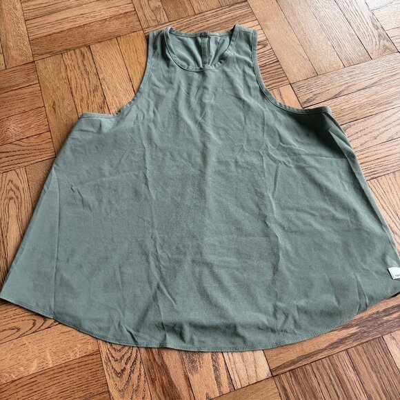 EXCELLENT CONDITION Vuori Villa Tank – Pistachio – Size Large - Picture 1 of 2